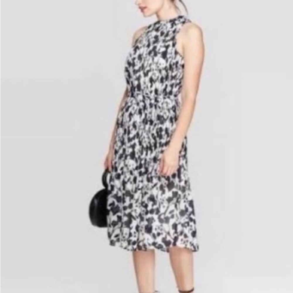 Chic Navy and White Sleeveless Dress